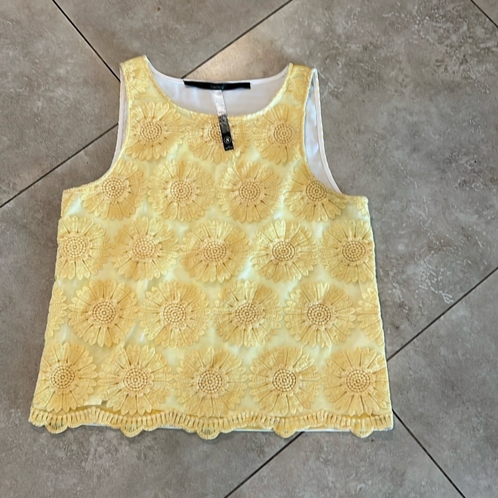 Kenzie Floral Embroidered Sleeveless Top with Stripes on Back Size Sm